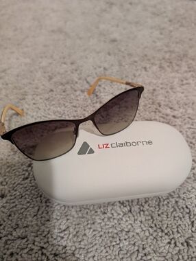 Liz Claiborne Sunglasses in Brown with Gold Temples